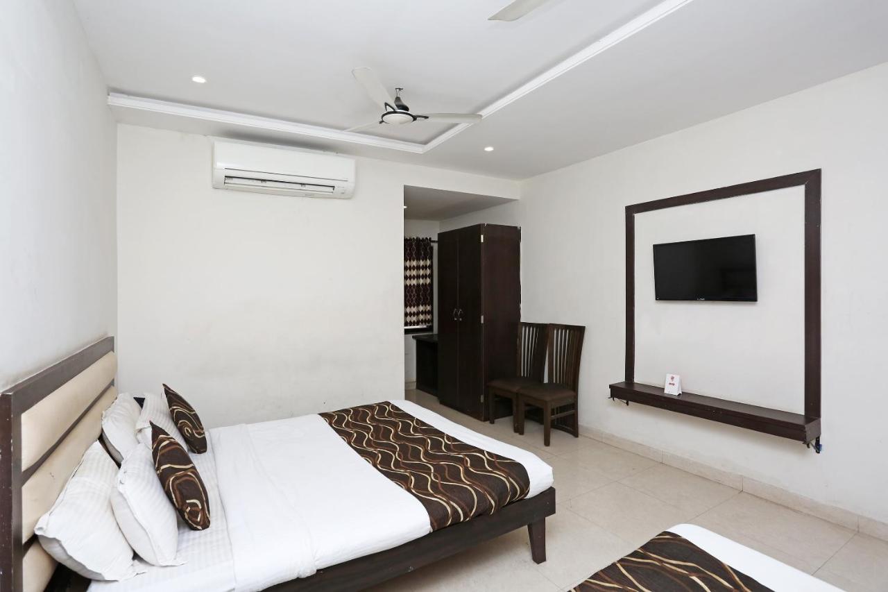 Oyo 6359 Hotel Mezbaan Regency Rāipur 客房 照片